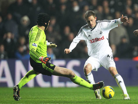 Gylfi Sigurdsson, Swansea och Petr Cech, Chelsea (Målvakt)