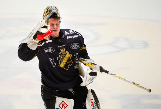 Viktor Fasth, målvakt, AIK, dricker vatten