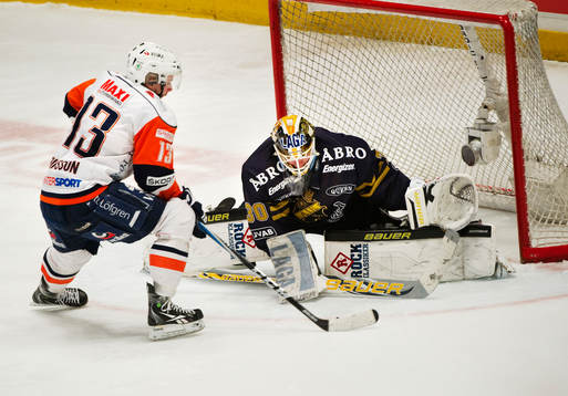 Anders Eriksson, Växjö, missar sin straff mot Viktor