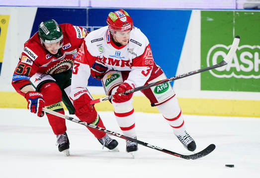 Mats Rosselli Olsen, Frölunda, jagar Jesper Dahlroth,