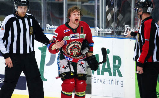 Fredrik Pettersson, Frölunda, skriker på domare