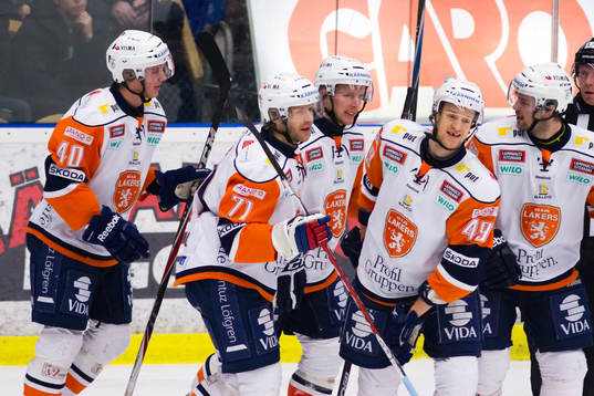 Jubel i Växjö, Dennis Rasmussen, Tomi Kallio, Ilkka