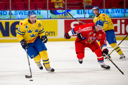 Joel Lundqvist, Sverige