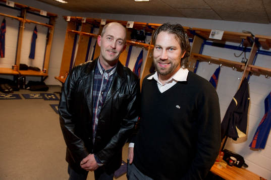 Svenska Spel. Peter Forsberg (t h)