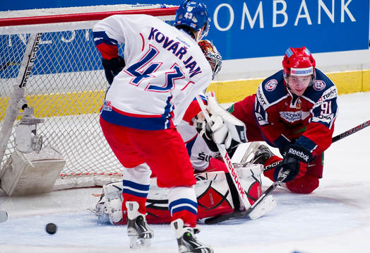 Vladimir Tarasenko, Ryssland kastar sig runt kassen