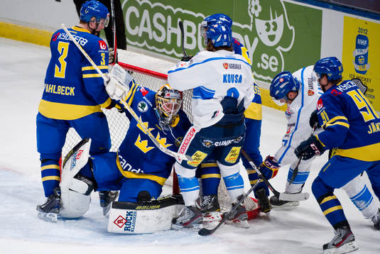 Viktor Fasth, målvakt Sverige täpper igen målet
