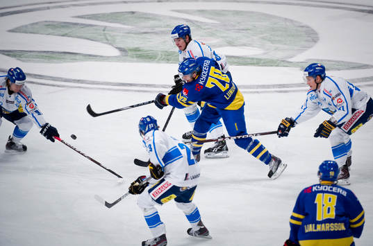 Joel Lundqvist, Sverige, i centrum