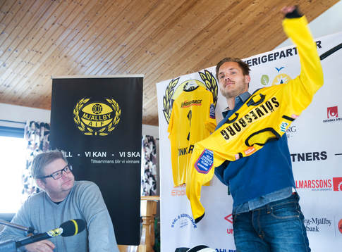 Anders Vikström. Tränare Peter Swärdh kollar in