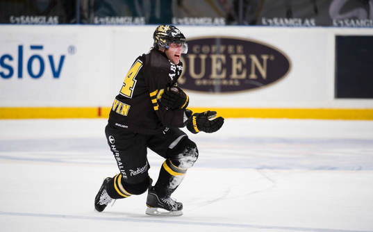 Josh MacNevin, AIK har ont, smärta