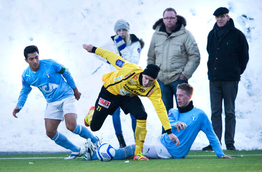 Simon Nilsson, Mjällby mot Jiloan Hamad och Pontus