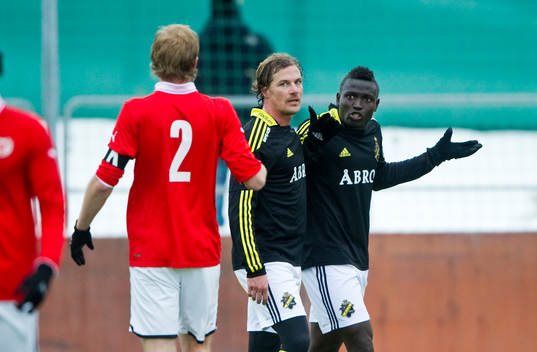 Alhassan ”Crespo” A. Kamara, AIK får rött kort