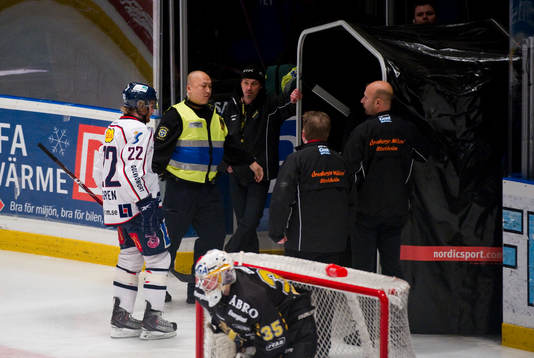 Robin Figren, Linköping lämnar isen och matchen