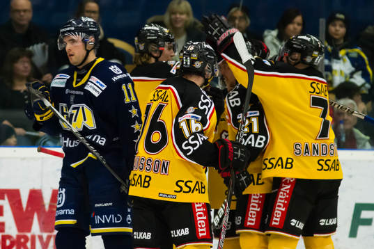 Jesse Joensuu, HV71 depp. Niklas Olausson,  Jan Sandström,