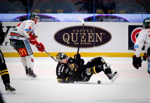 Rastislav Pavlikovsky, AIK faller på baken