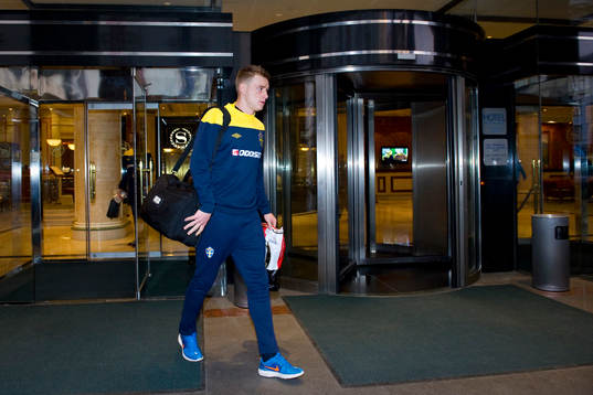 John Guidetti lämnar spelarhotellet för sin första