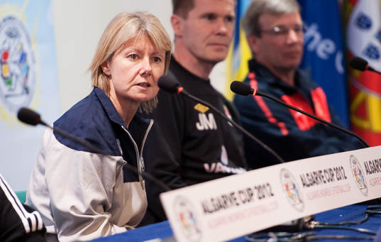 Sue Ronan, förbundskapten, Irland