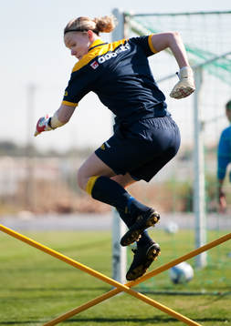 Hedvig Lindahl, målvakt