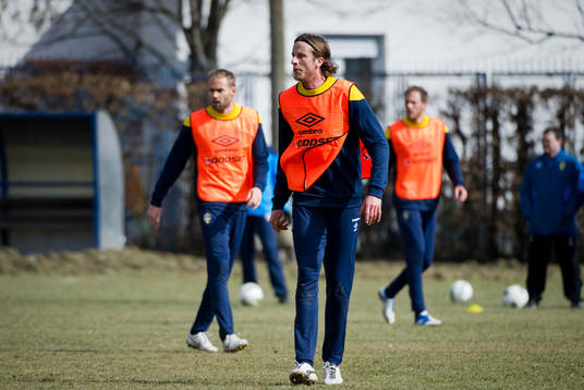 Backlinjen med Jonas Olsson närmast