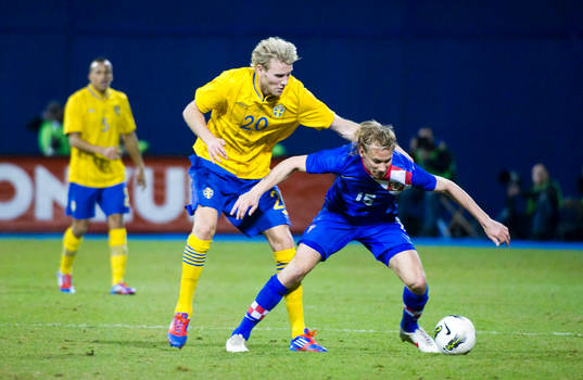 Ola Toivonen, Sverige och Domagoj Vida, Kroatien