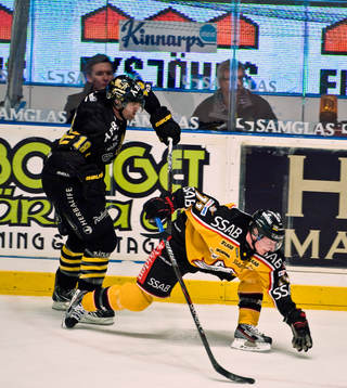 Kent McDonell, AIK och Simon Hjalmarsson, Luleå