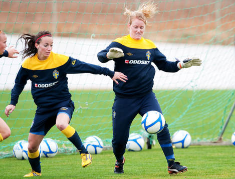 Kosovare Asllani, Kristin Hammarström, målvakt