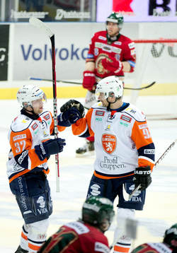 Johan Andersson, Växjö, gör 1-3 i öppen kasse, jubel