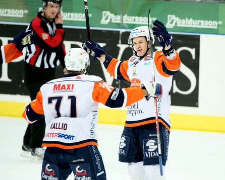 Ilkka Heikkinen, Växjö, gör 1-2, jubel Tomi Kallio