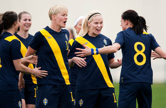 Nilla Fischer, Lisa Dahlkvist, Lotta Schelin, Sverige, jubel