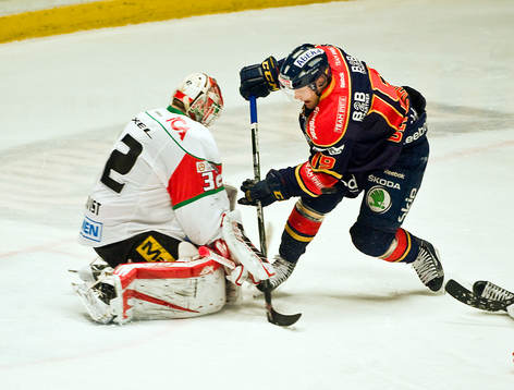 Mikael Tellqvist, målvakt, Modo och Jimmie Ölvestad,