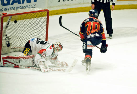Mikael Tellqvist, målvakt, Modo och Mario Kempe,