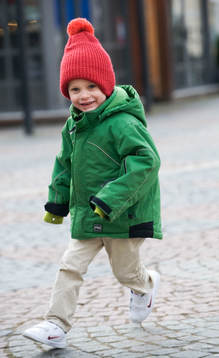 Bläddra bland fler bilder av  Leo, 3,5 år med sin räddare