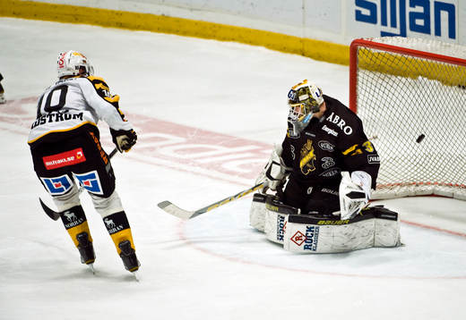 Joakim Lindström, Skellefteå gör straffmål på Viktor