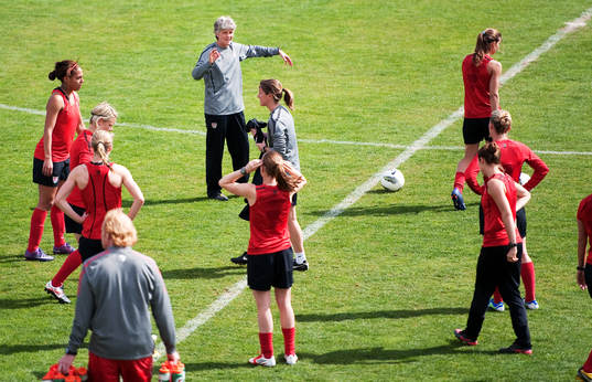 Pia Sundhage, förbundskapten