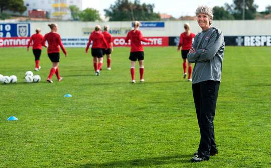 Pia Sundhage, förbundskapten