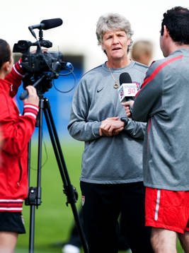Pia Sundhage, förbundskapten, USA, gör en intervju