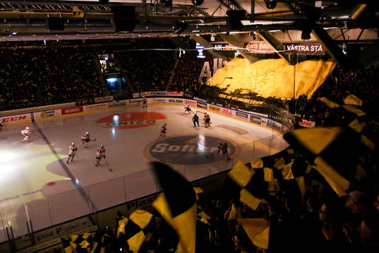 Supporters förbereder tifo