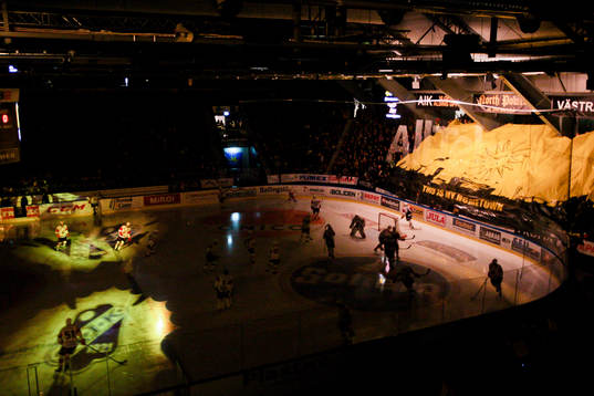 Supporters förbereder tifo