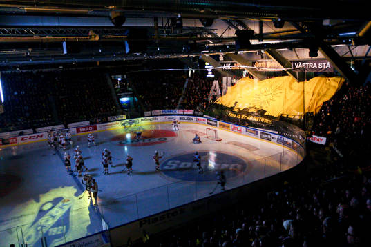 Supporters förbereder tifo