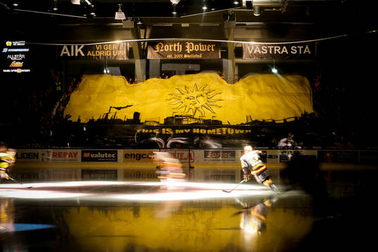Supporters förbereder tifo