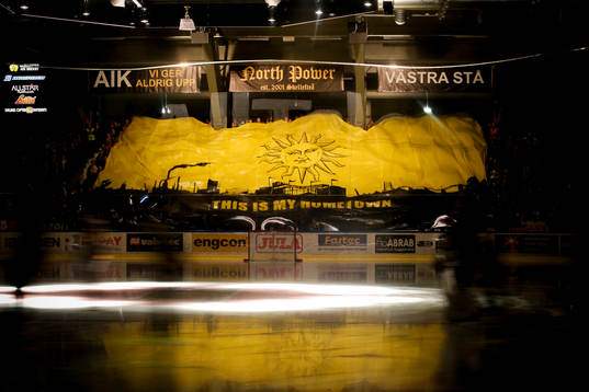 Supporters förbereder tifo