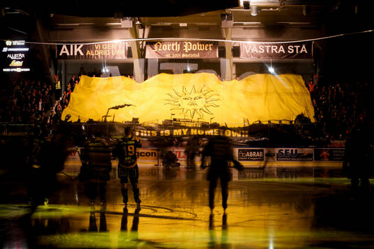 Supporters förbereder tifo