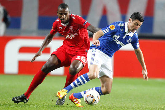 Douglas, Twente och Ciprian Marica, Schalke