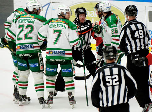 Rögle gör 4-4, tror dom men målet blir bortdömt