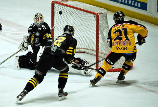 Toni Koivisto, Luleå gör 0-1 på Viktor Fast, målvakt,