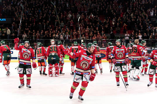 Fredrik Eriksson, Frölunda, tackar publiken