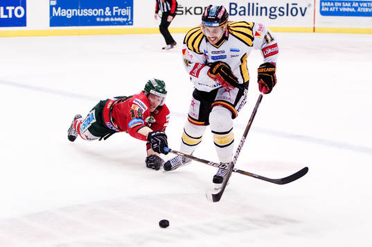 Fredrik Sjöström, Frölunda, kastar sig