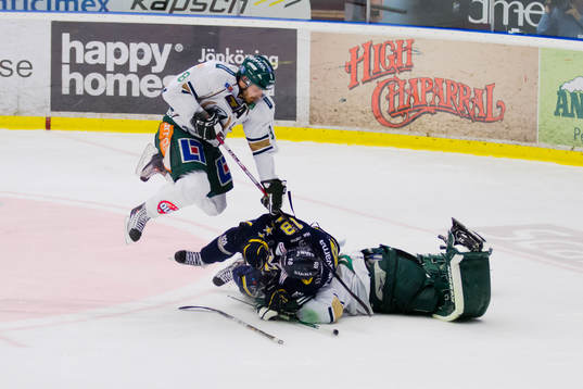Jesper Fasth, HV71 kolliderade med Cristopher Nihlstorp,