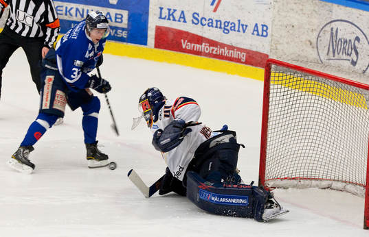 Johan Nilsson, Bofors och Gustaf Wesslau, målvakt,