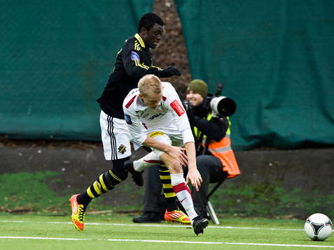 Kwame Karikari, AIK och Mikael Torstensson, Assyriska