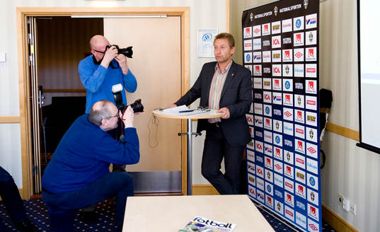 Fotboll, landslag, presskonferens med Svenska